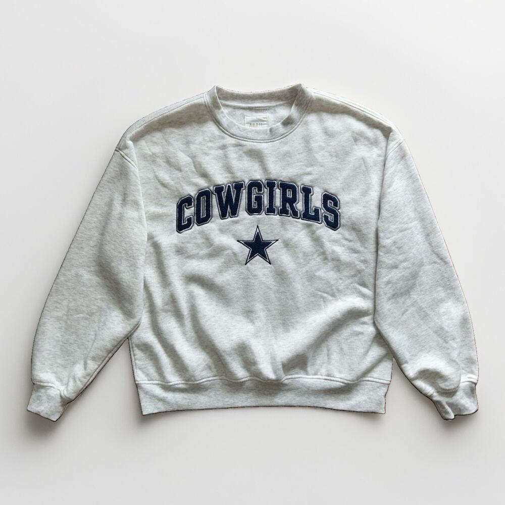 April Kiss Cowgirls Dallas Cowboys Crewneck Sweatshirt Women's Med Heather Gray